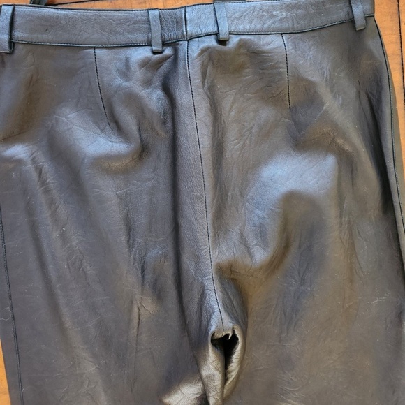 Vintage Gucci Black ladies lambskin leather suit. - Picture 7 of 8